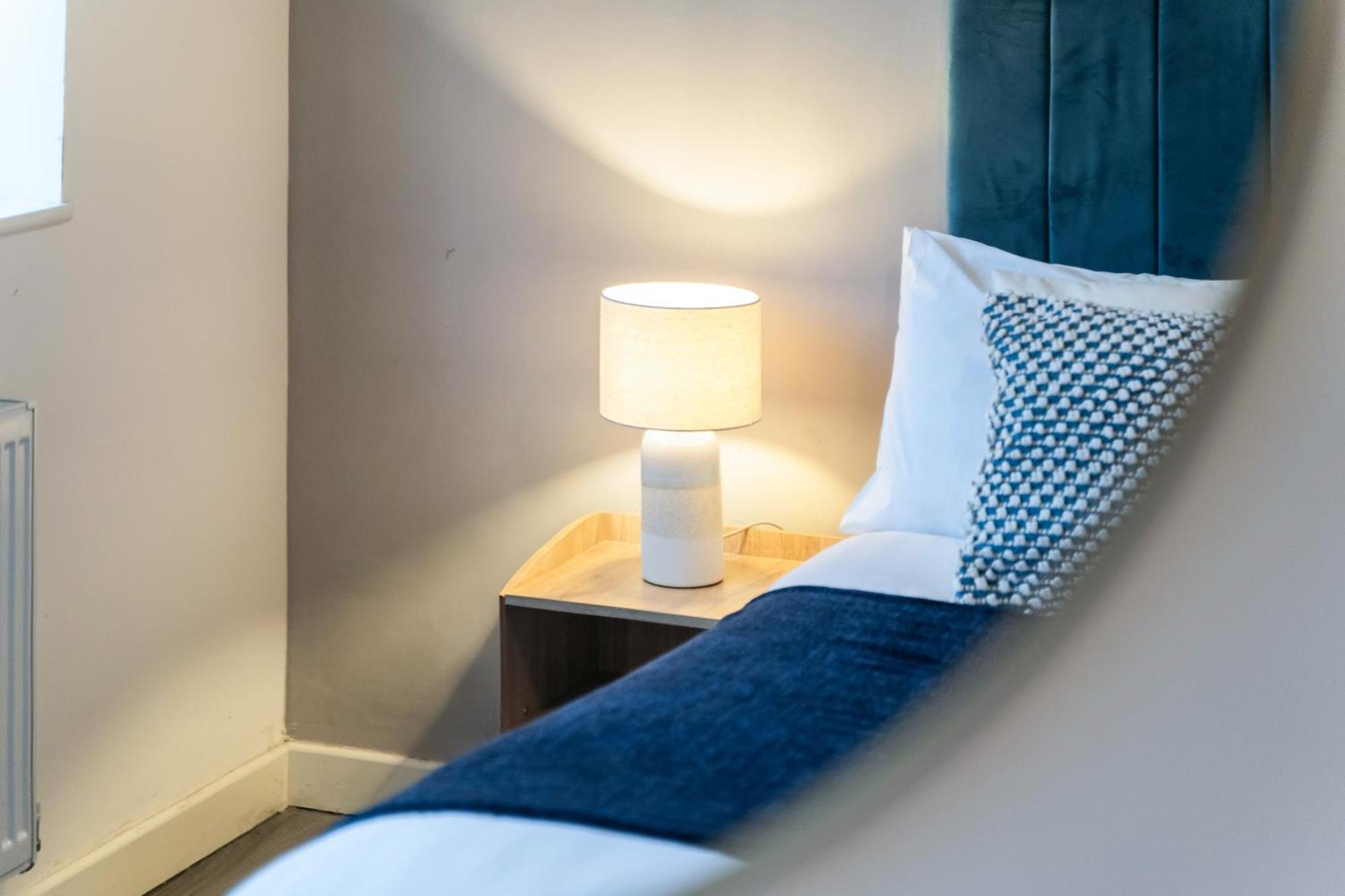 Stylish New Apartment - Free Wifi & Netflix - Top Rated - 3Mh Cradley Heath Kültér fotó