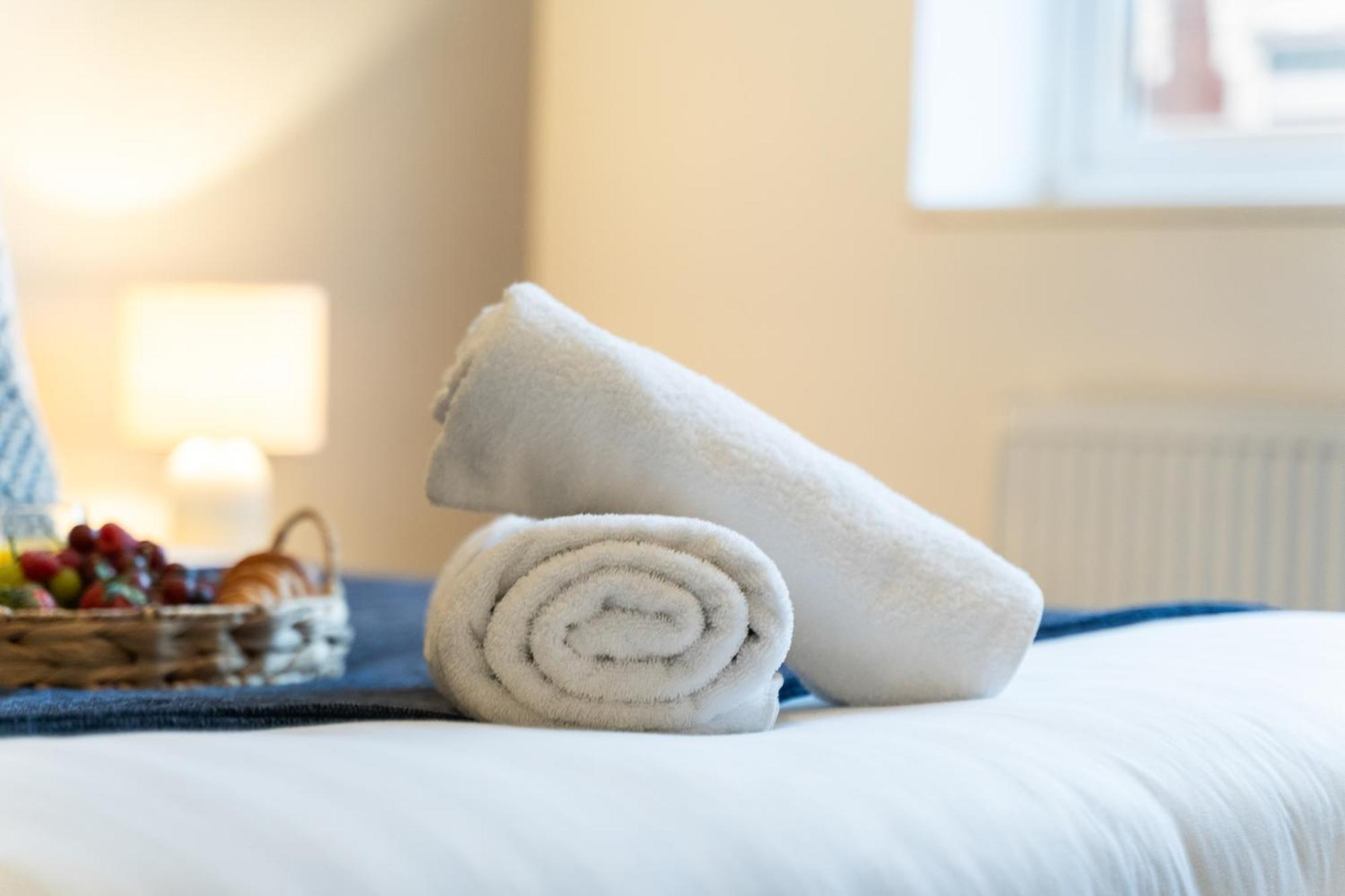 Stylish New Apartment - Free Wifi & Netflix - Top Rated - 3Mh Cradley Heath Kültér fotó